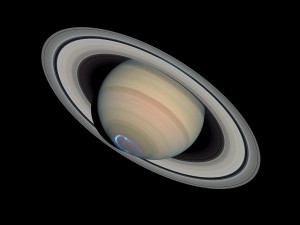 1199px-Saturn_with_auroras